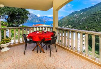 Apartments Zeko has Balcony rooms