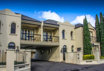 Banyan Place has Balcony rooms