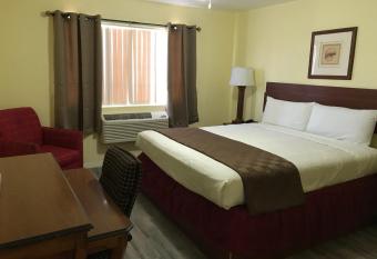 Europa Inn & Suites allows 18 year olds to book a room
