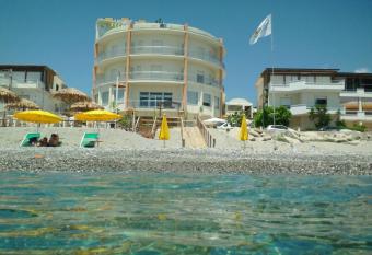 Hotel Il Girasole has Balcony rooms