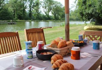 La chaumi  re du Tordoir has Balcony rooms