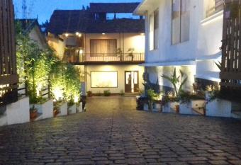 Olives Pleasant Stays has Balcony rooms