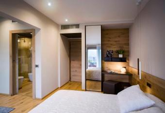 Hotel Ristorante La Rosina has Balcony rooms