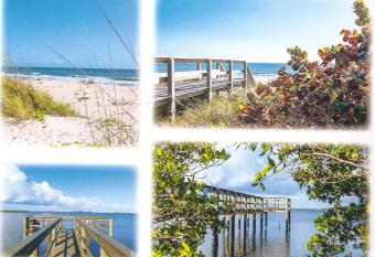 Avalon Beach has Balcony rooms