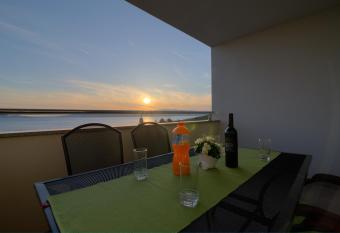 Apartman NEHAJ has Balcony rooms