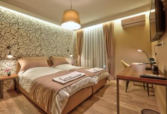 Boulevard Prishtina Enes has Balcony rooms