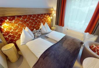 Pension Lagler has Balcony rooms