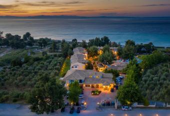 Lesse Hotel has Balcony rooms