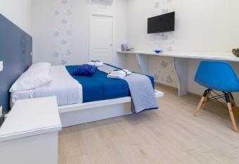 Nolana  86 has Balcony rooms