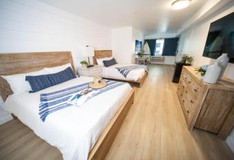 The Surfbreak Hotel has Balcony rooms