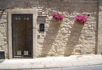 La Dimora di Angela allows 18 year olds to book a room