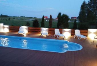 Pensjonat pod Kasztanem allows 18 year olds to book a room