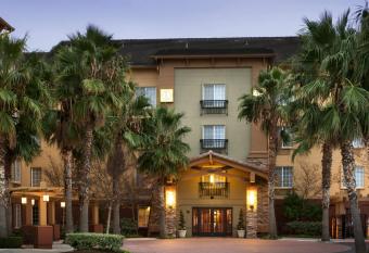 Larkspur Landing Extended Stay Suites Folsom has Balcony rooms