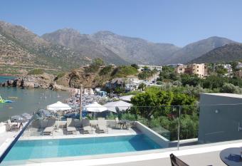 Bali Diamond  allows 18 year olds to book a room