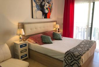 Costa Adeje Mareverde Apartment allows 18 year olds to book a room
