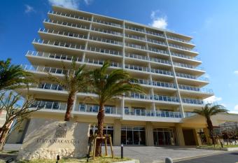 Lieta Nakayama has rooms with a private hot tub