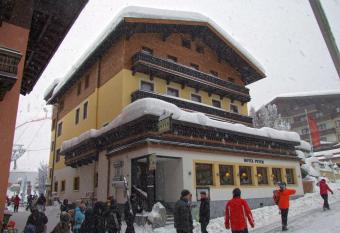 Hotel Peter has Balcony rooms