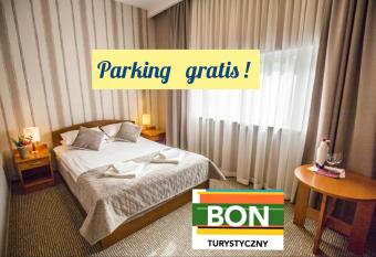 Hotel Polonez allows 18 year olds to book a room