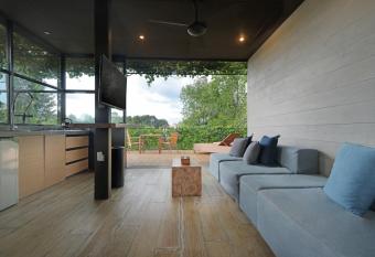 Clio Apartment has Balcony rooms