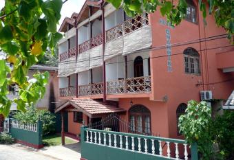 Hotel Dhammika has Balcony rooms