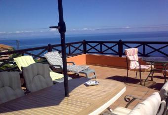 Casa Ida has Balcony rooms