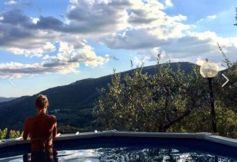 Guesthouse Runcini has Balcony rooms