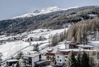 Soelden Lounge has Balcony rooms