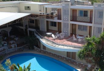 Hotel Mar  a de la Luz allows 18 year olds to book a room