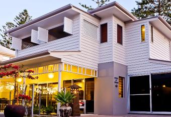 Aaman & Cinta Luxury Villas has Balcony rooms