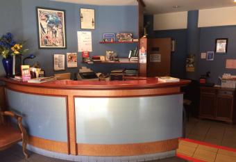 Le CESAR HOTEL allows 18 year olds to book a room