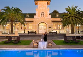 Swakopmund Hotel & Entertainment Centre allows 18 year olds to book a room