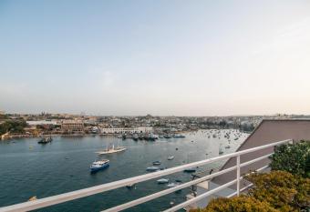 Pebbles Boutique Aparthotel has Balcony rooms