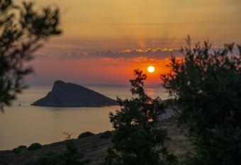 Goknar Knidos Nature Otel allows 18 year olds to book a room