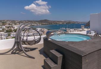 Uncle s House luxury pool has Balcony rooms