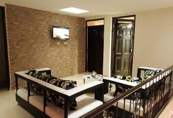 Hotel Dulces Sue  os allows 18 year olds to book a room