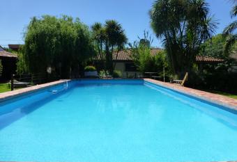 Casaquinta City Bell allows 18 year olds to book a room