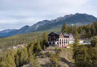 Radium Chalet has Balcony rooms