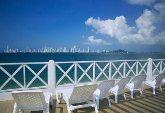 Hotel Dorado Plaza Punta Arena allows 18 year olds to book a room