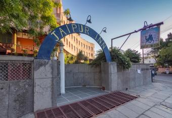 Jaipur Inn has Balcony rooms