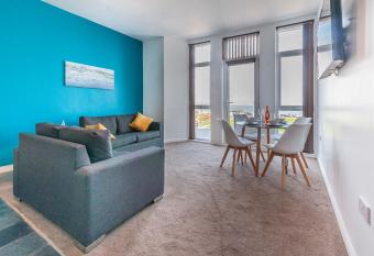 Five Way Apartments has Balcony rooms