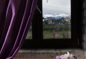 GaiaChiara Resort has rooms with a private hot tub