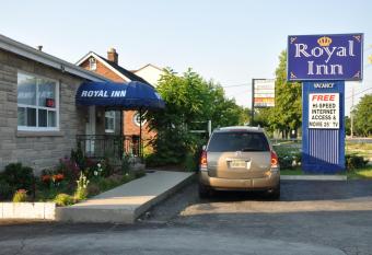 Royal Inn allows 18 year olds to book a room