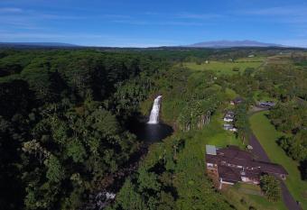The Inn at Kulaniapia Falls has Balcony rooms