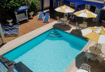 Pousada Portal do Mar allows 18 year olds to book a room