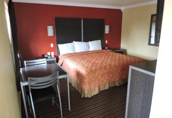 Budget Inn Temple allows 18 year olds to book a room