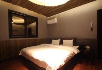 French code Hotel has Smoking rooms