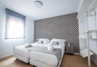 Ibericabeds Granada allows 18 year olds to book a room