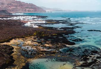 Condesa 1 allows 18 year olds to book a room