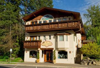 Landhaus Erika has Balcony rooms