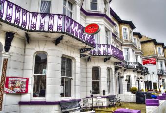 Villa Rose allows 18 year olds to book a room